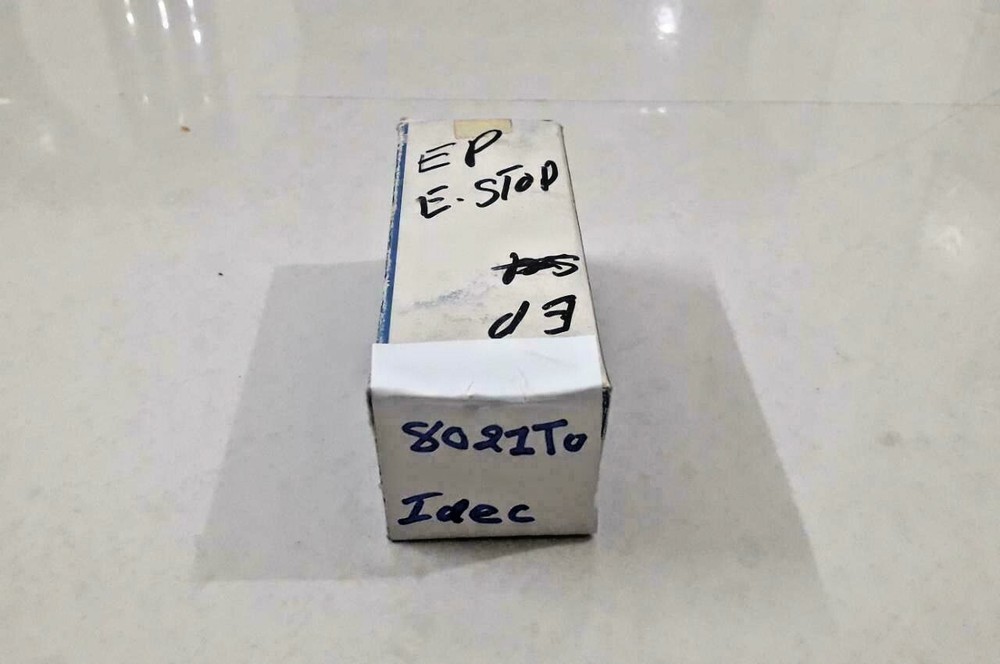 IDEC EPE STOP 8021TO Control Unit push button NEW