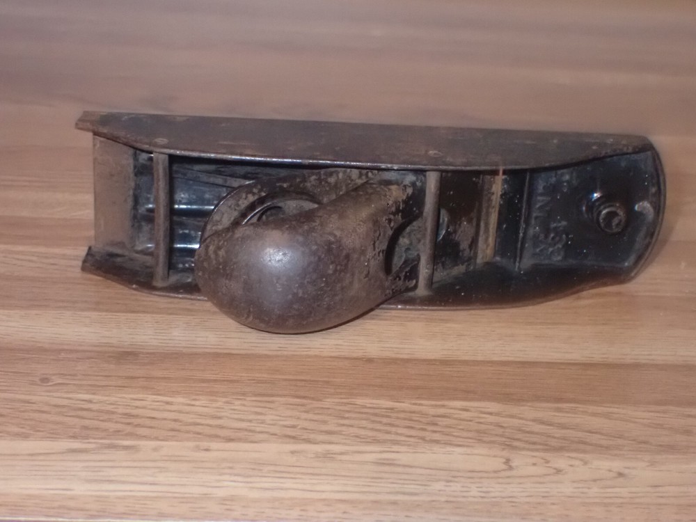 Stanley Wood Plane No. 130. Missing handle/knob piece broken on back
