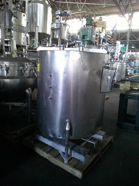 320 gallon STAINLESS STEEL TANK FLAT BOTTOM