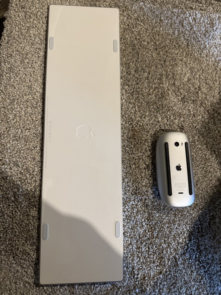 Apple Magic Keyboard 2 A1843 with Magic Mouse 2 -A1657 - White