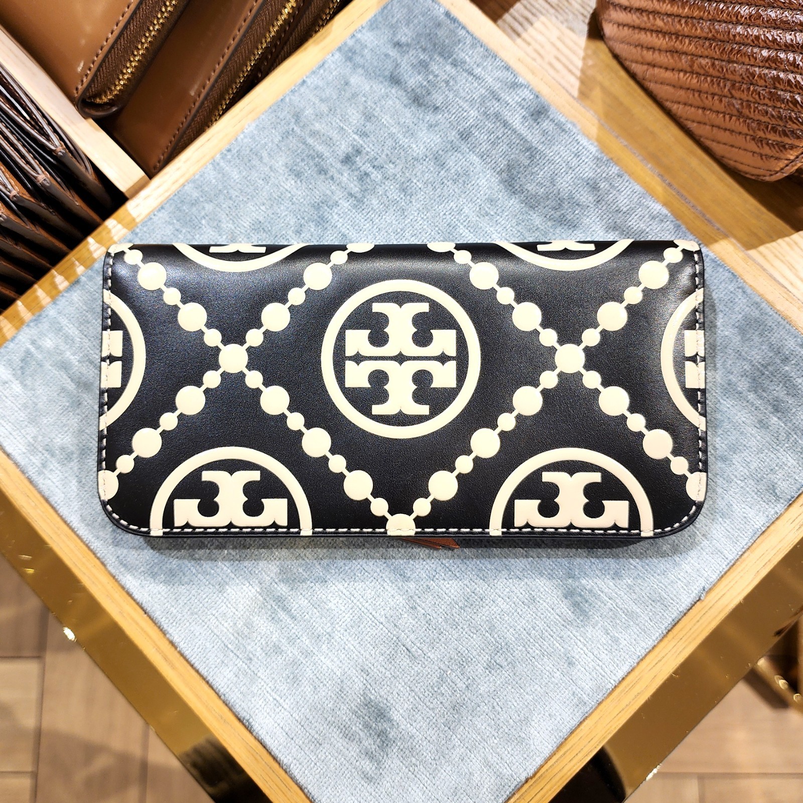 Authentic New Tory Burch T Monogram Contrast Embossed Zip Slim Wallet 146106