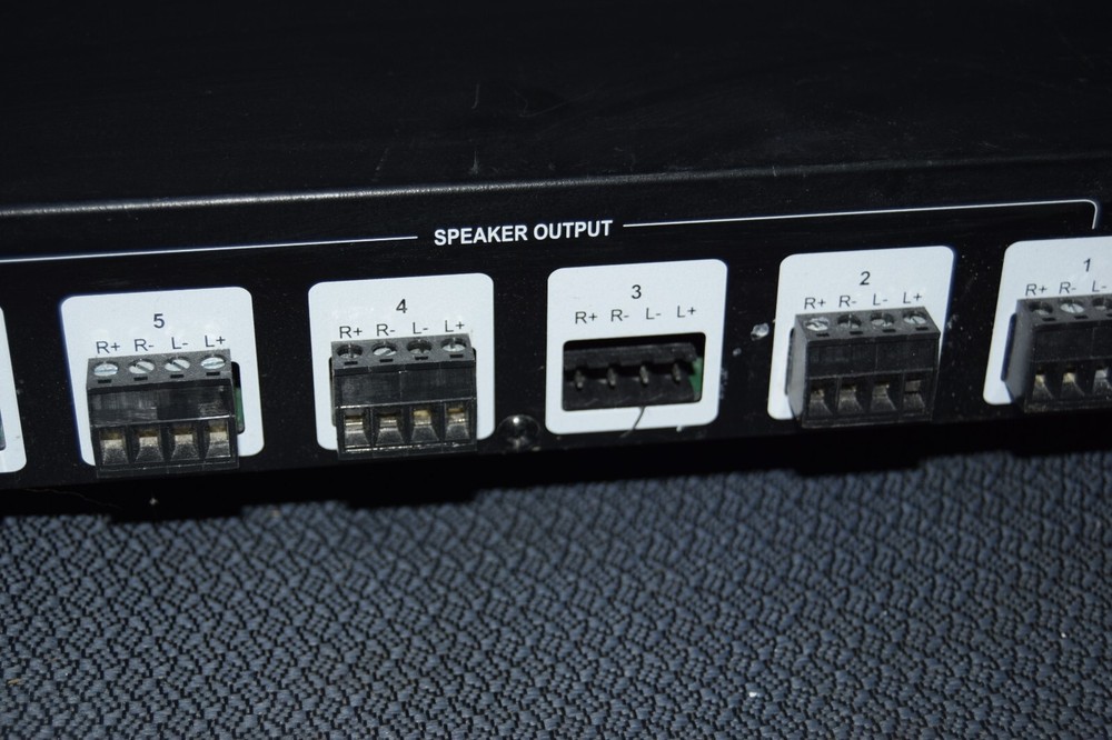 Xantech XSS26100W Two Source 6 zone Speaker Selector - Rack Mountable - *READ*