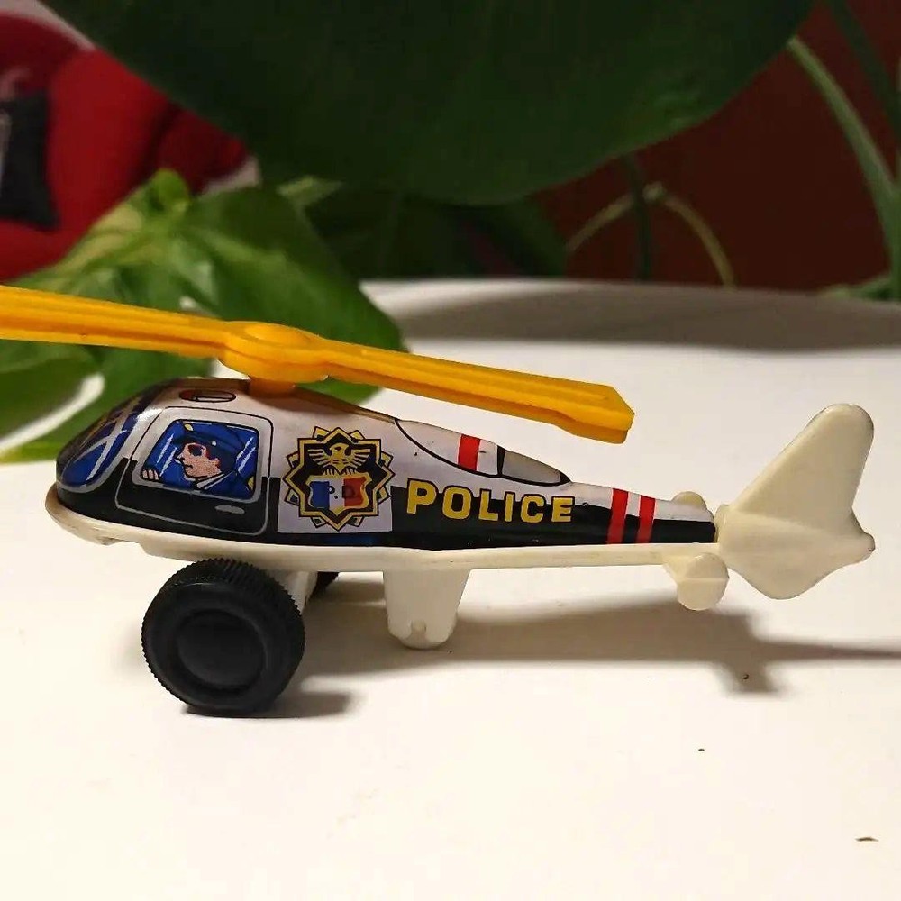 [Retro] 4 tin toys