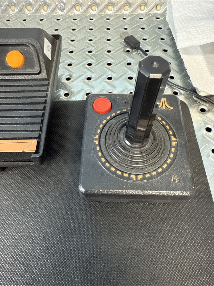 Atari Flashback 8 Gold Console with Wireless Controller