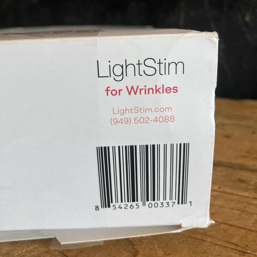 LightStim for Wrinkles, Fine Lines LED Light Therapy with Case *READ*