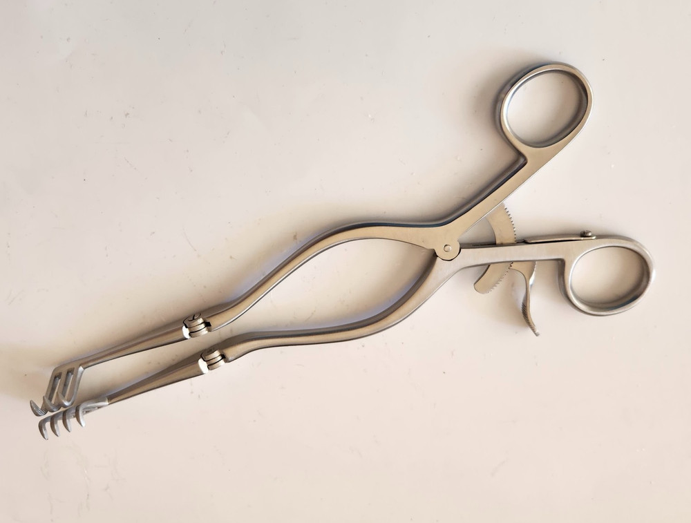 BECKMAN-Weitlaner Retractor 9" 3x4 (Blunt Point) Surgical Instruments