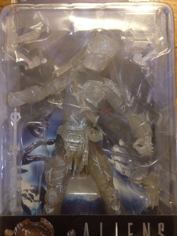 Alien VS Predator Requiem 8" Stealth Camo - Wolf Predator AVPR Act Fig By NECA
