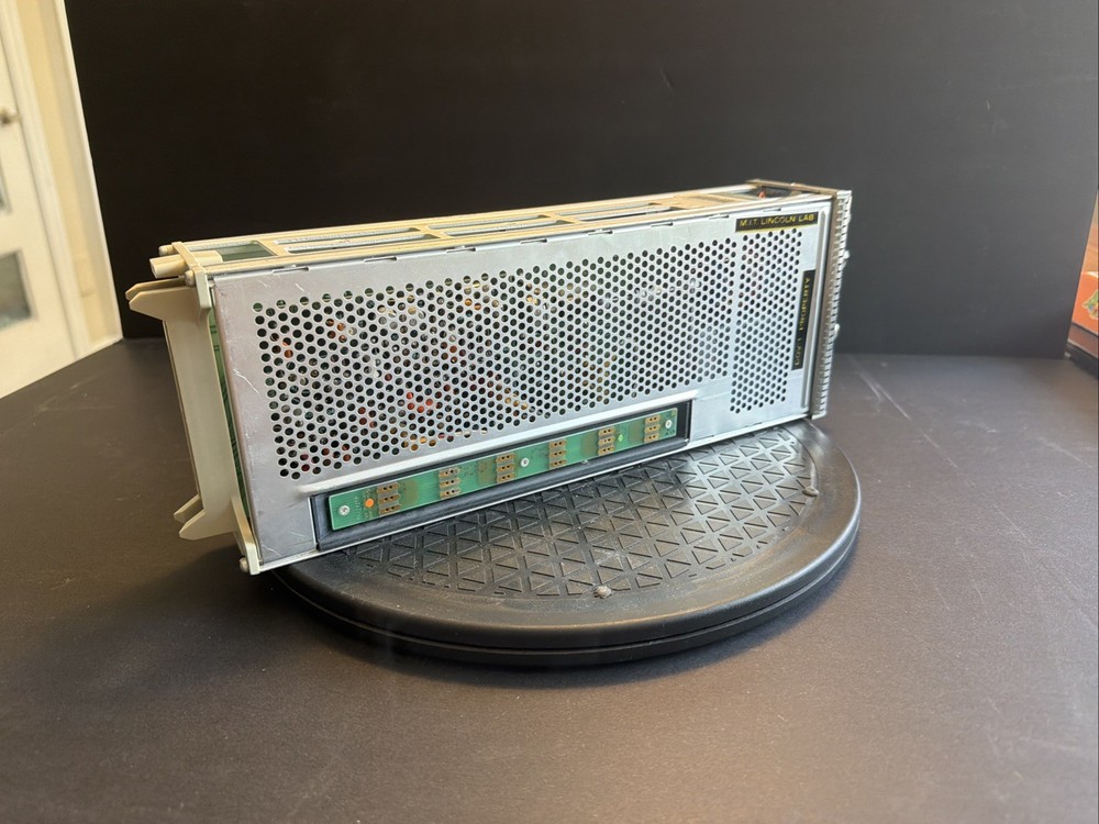 Tektronix 7S11 Sampling Unit Plug-In Module Vintage Oscilloscope UNTESTED B.2