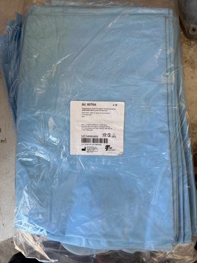 TIDI Shield AAMI Level 2 Isolation Gown Open Back Thumb Loop 8576A - 15 Pack