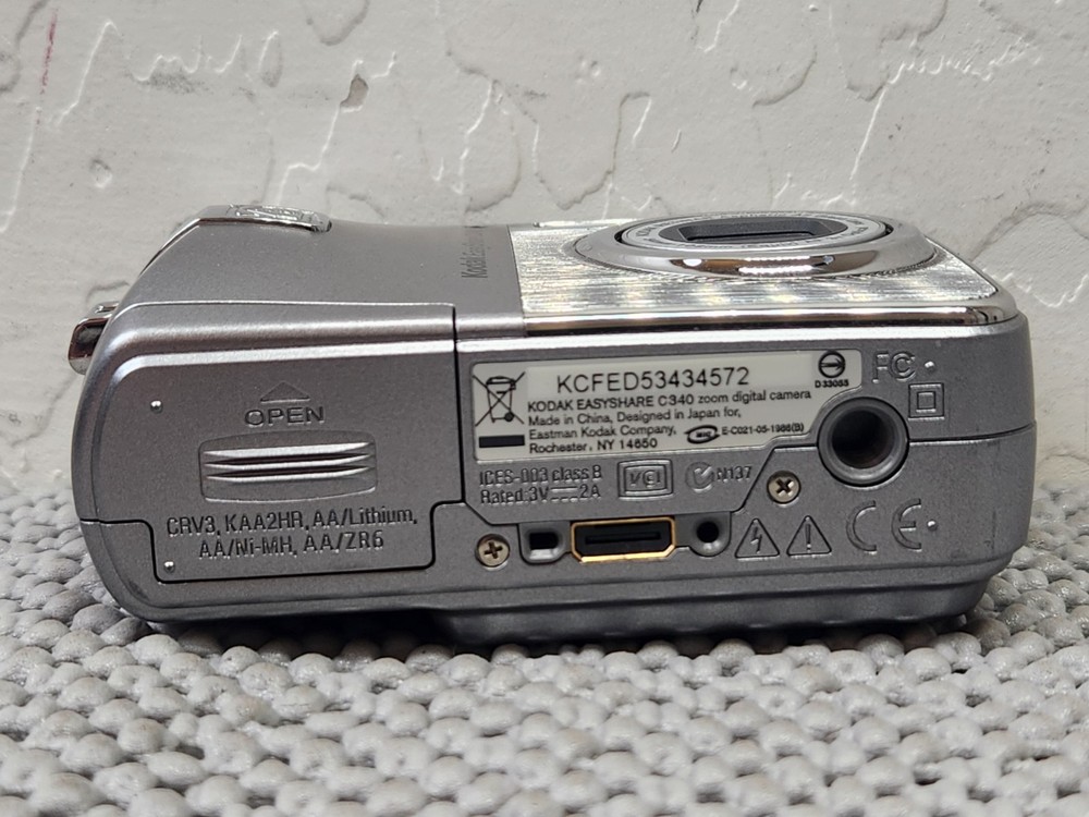 Kodak EasyShare C340 5.0MP Digital Camera - Silver Bundle Good Condition Tested