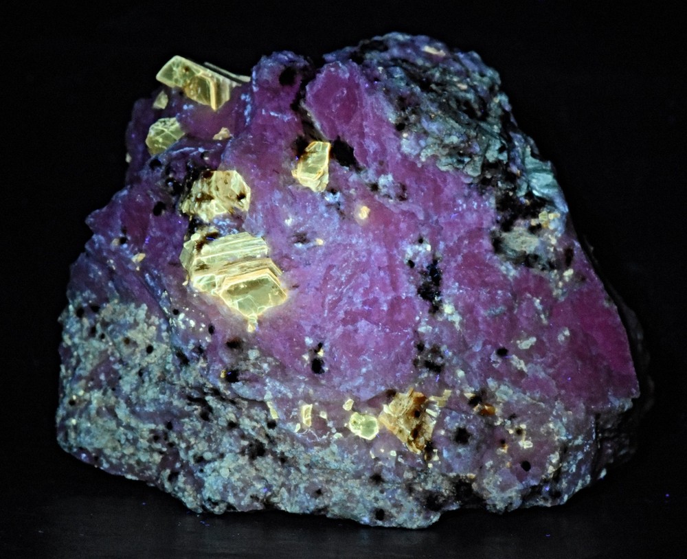 Beautiful Fluorescent Phlogopite crystal On Calcite Matrix 446 Gram
