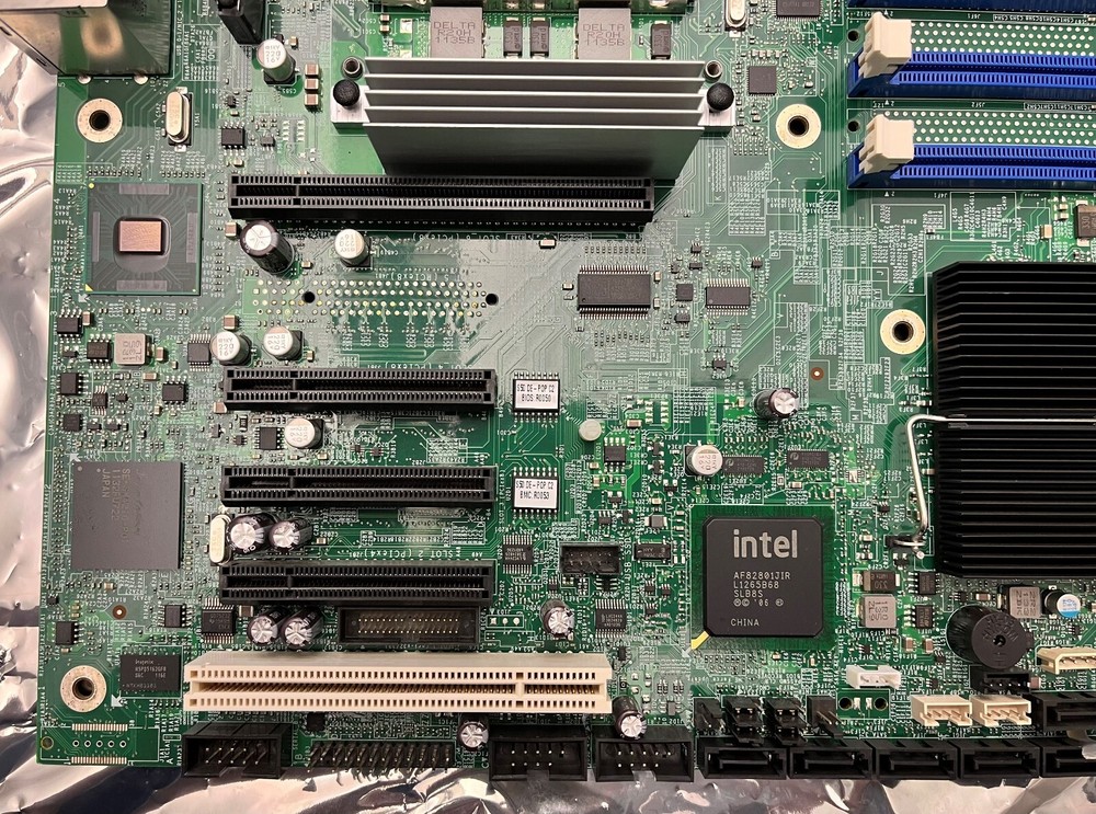 Intel E40912-456 Server Board S5520HC