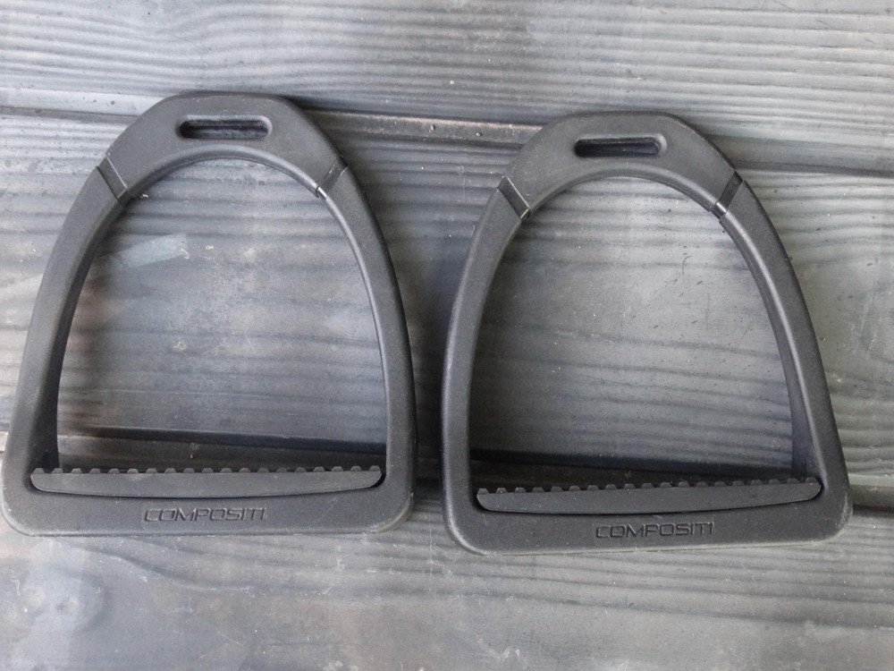 Compositi Premium Stirrup Irons, Lightweight Material, 4 3/4" -Super Condition!