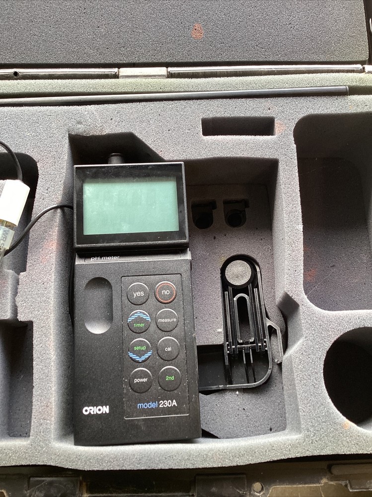Orion Model 230A Digital pH Meter with Probe and Case - Lab-Grade Precision