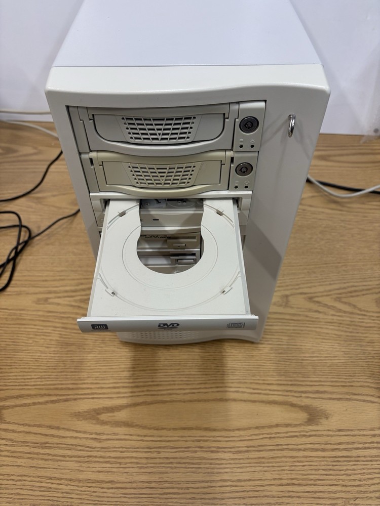 Vintage Desktop Tower PC ***Powers On