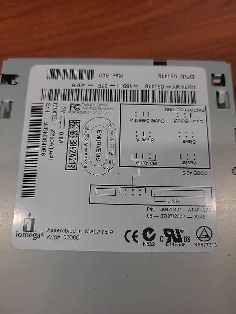 Iomega Z250ATAPI 250MB Zip Disk Drive