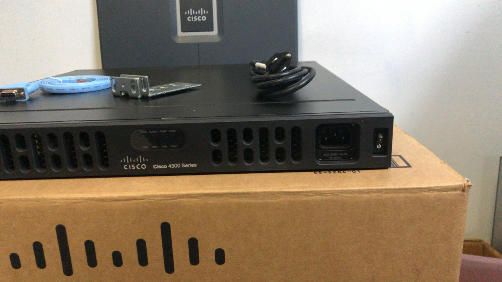 CISCO ISR4331-AX/K9 Gigabit Router Seck9 Appxk9 ISR4331-AX *NO CPU CLOCK BUG