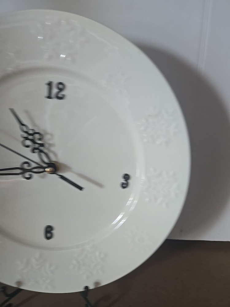 Handmade 10.75" White Plate Clock Snowflake Border New Quartz Wall Table Decor
