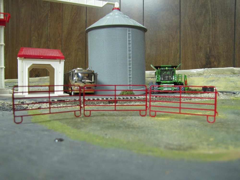 1/64 Custom Scratch-Cast Corral Panel - Qty. 1 Red - These attach together