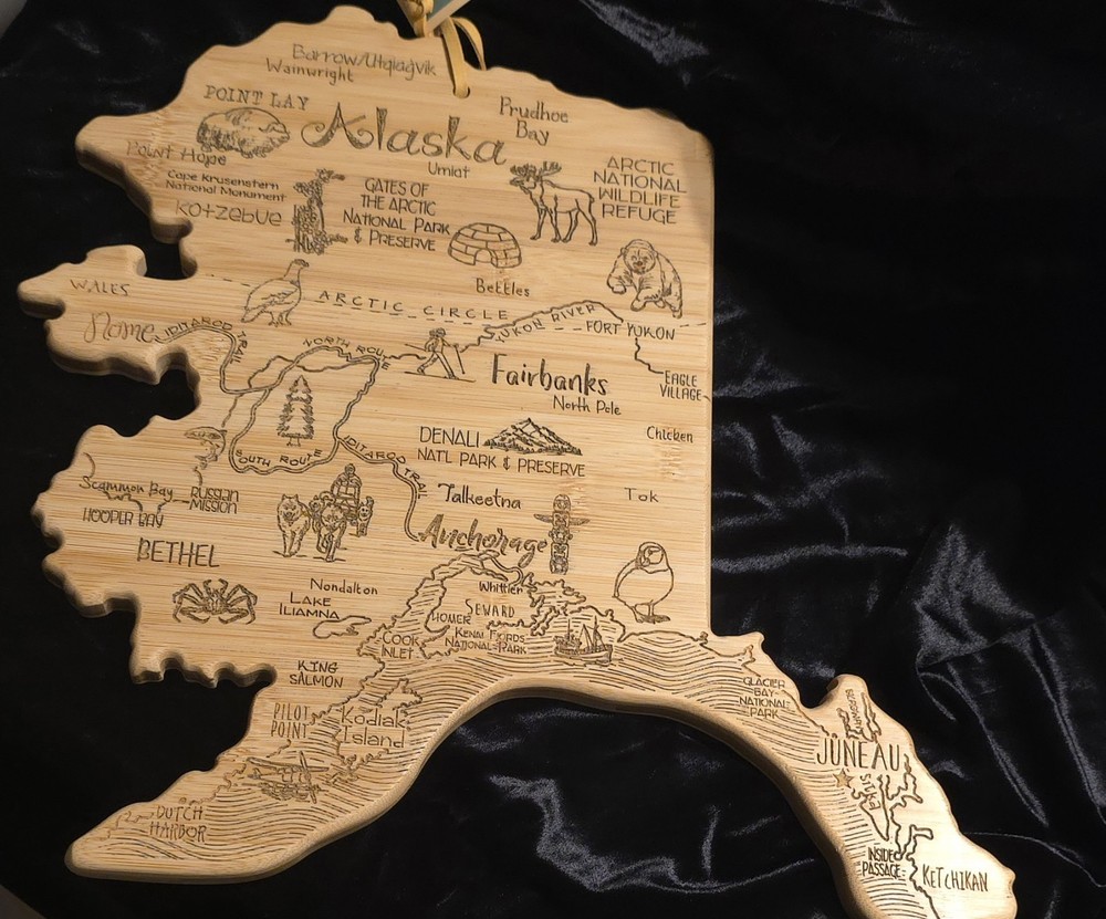 NWT Bamboo State Cutting Board Alaska Map State