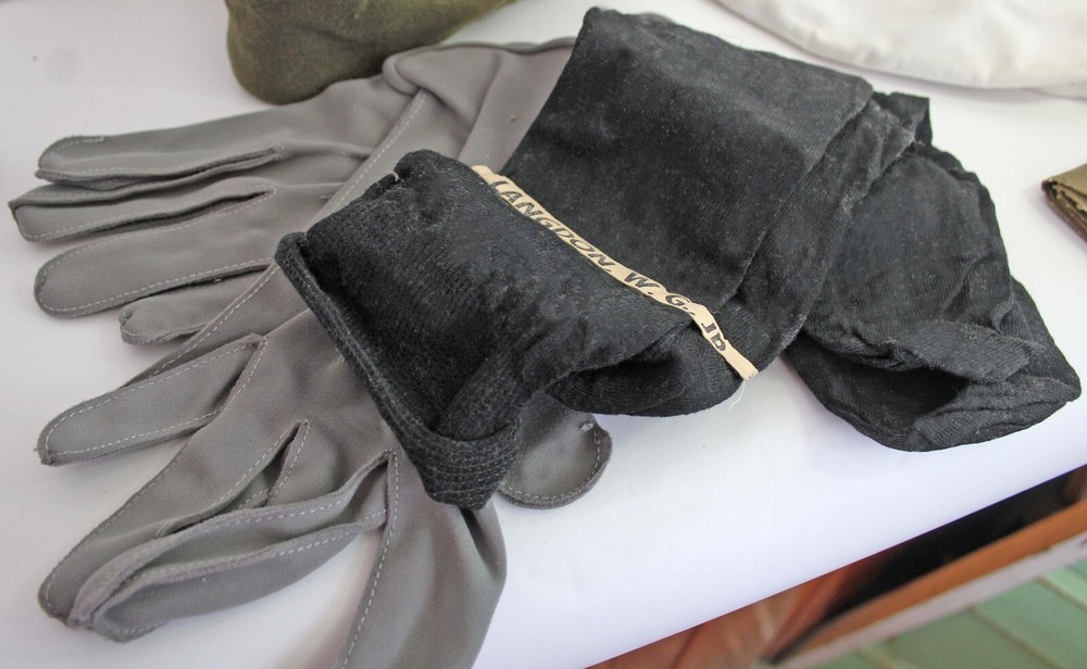 VNTG WWII USN Navy Officer Cap Covers Dog Tag Gloves Socks