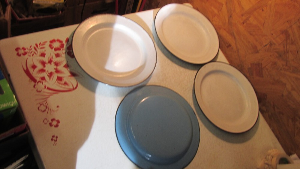 4 Antiqur White Black Blue Graniteware Plates