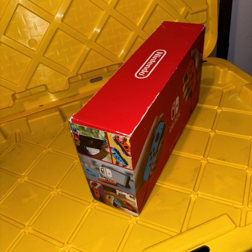 Nintendo Switch 32GB Console 4 Controllers & Accessories 256GB USED