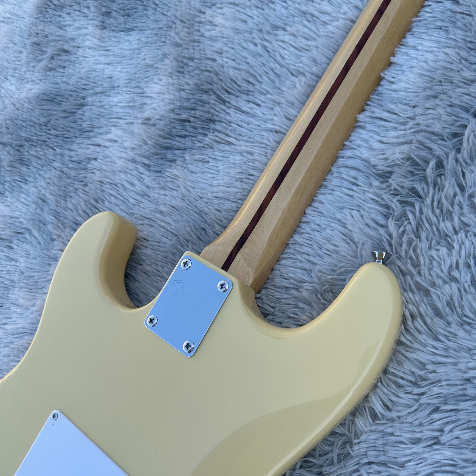 Milk white ST electric guitar/SSS pickup/white guard/silver tuner/from US