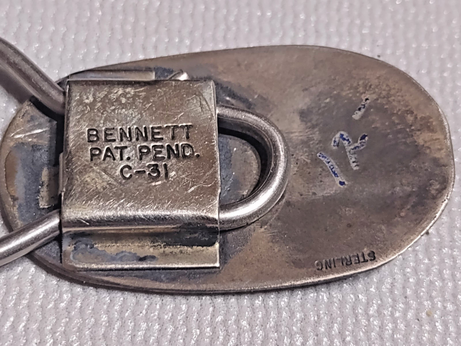 NAVAJO NATIVE AMERICAN INDIAN STERLING SILVER KEY CHAIN BENNET