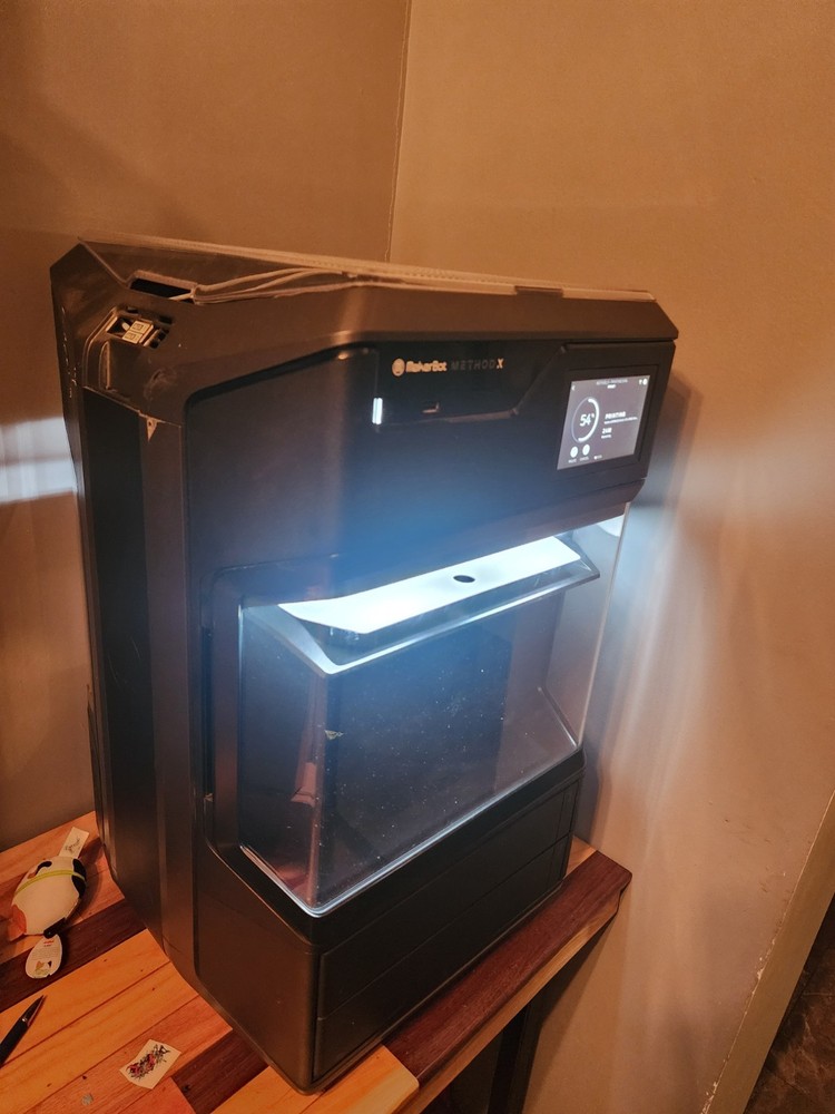 MakerBot METHOD X 3D Printer with Labs Extruder plus filament