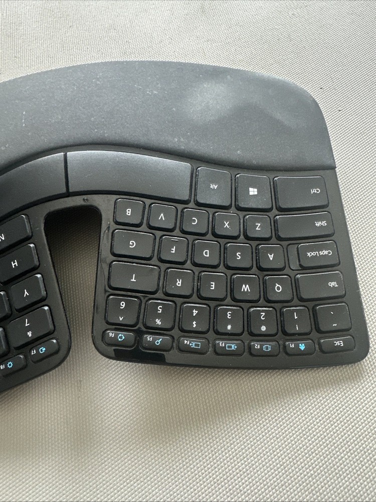 Microsoft Sculpt Ergonomic Desktop Keyboard 1559
