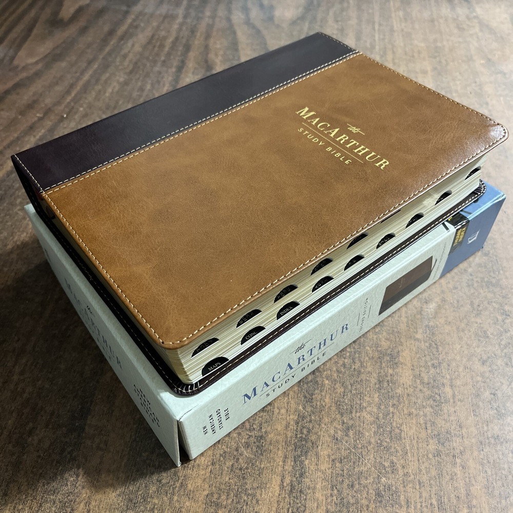 NASB 1995 MacArthur Study Bible Thumb Indexed - Mahogany LeatherSoft