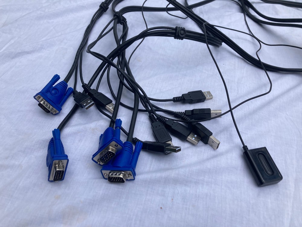 IOGEAR 4-Port External KVM Switch USB Cable Model GCS24U Mint