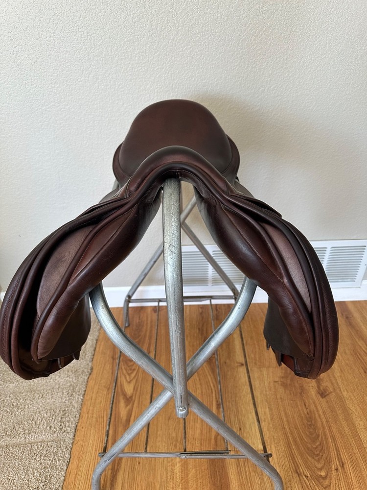 2017 county innovation saddle 18" seat, narrow tree