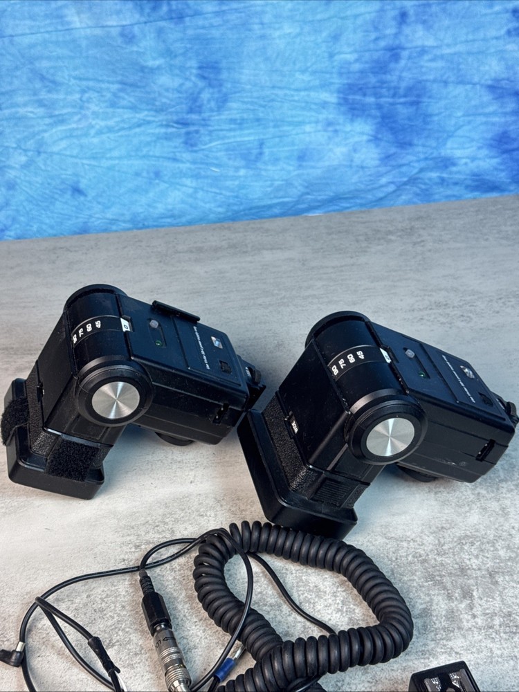 2 Vivitar 285 Flashes (STMs)