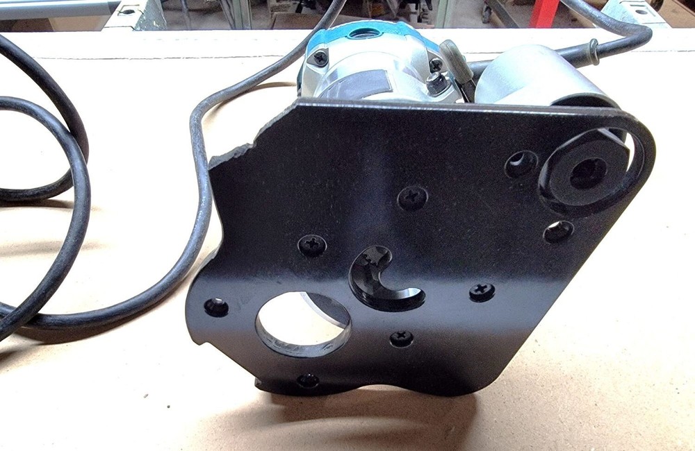 Makita RT0701C Variable Speed Trim Router w/Offset Base