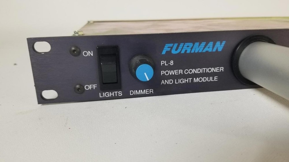 Furman PL-8 8-Outlet Power Conditioner & Light Module