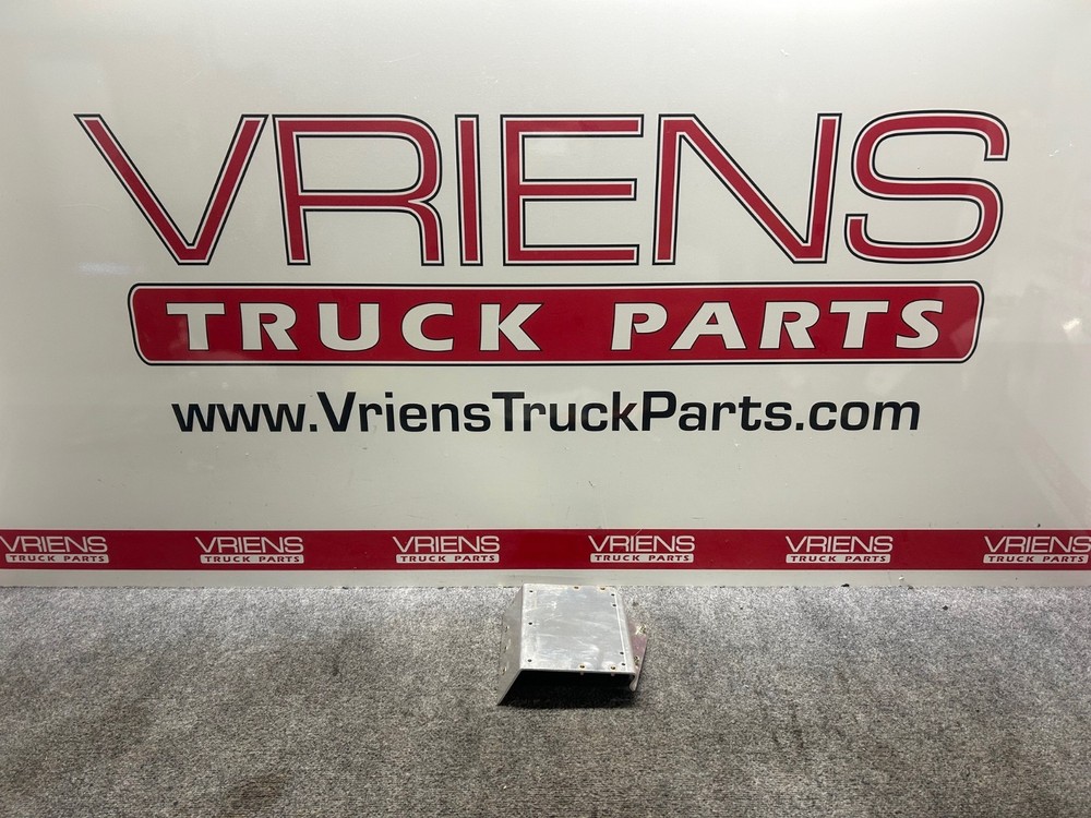 PETERBILT S11-6408 BRACKET CENTER CONSOLE