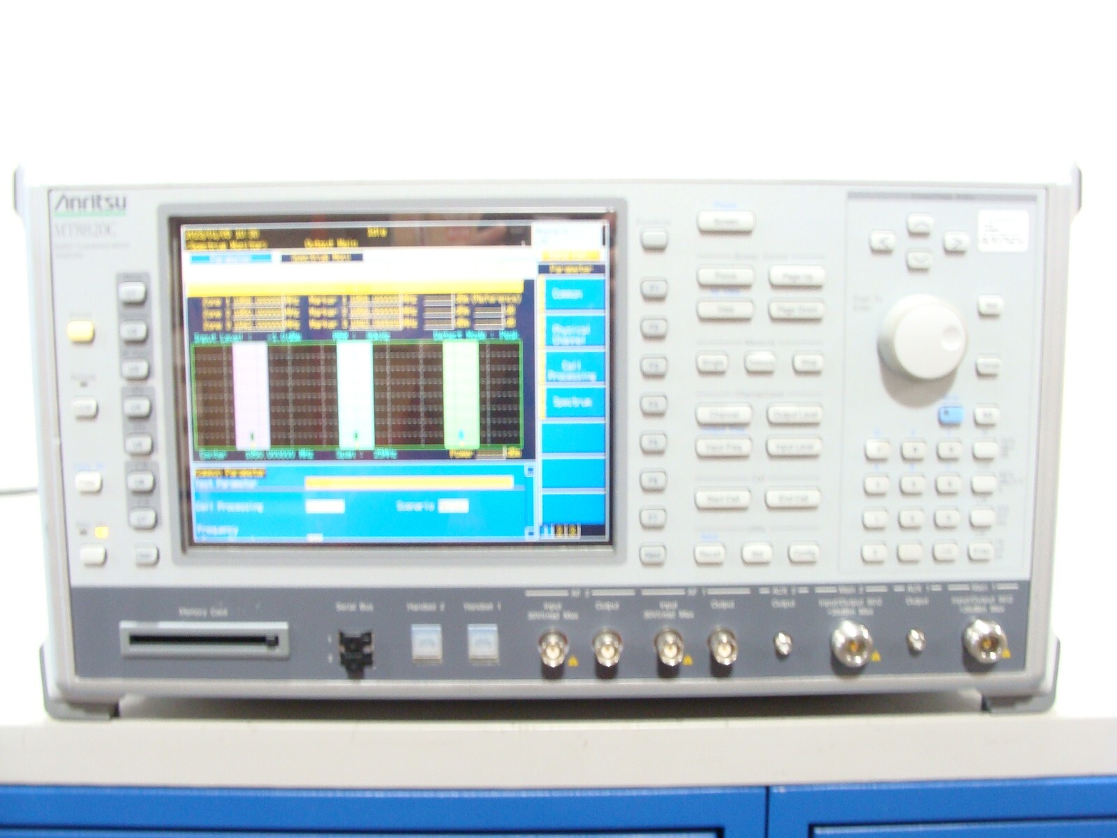 Anritsu MT8820C Radio Communication Analyzer + LTE FDD / TDD & Spectrum Monitor
