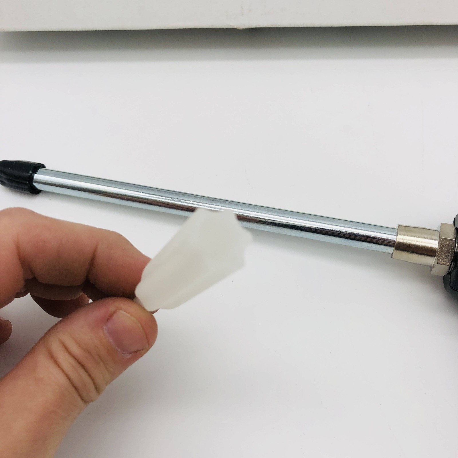 DAP 7565010629 1-Component Bottom Load Applicator For Spray Foam Adhesives