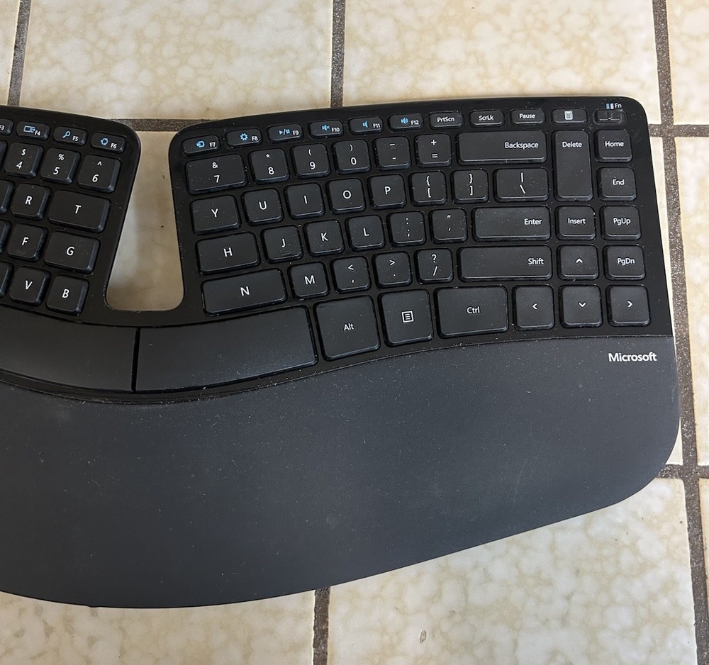 Microsoft - Sculpt Ergonomic Wireless Desktop Keyboard - Great Condition