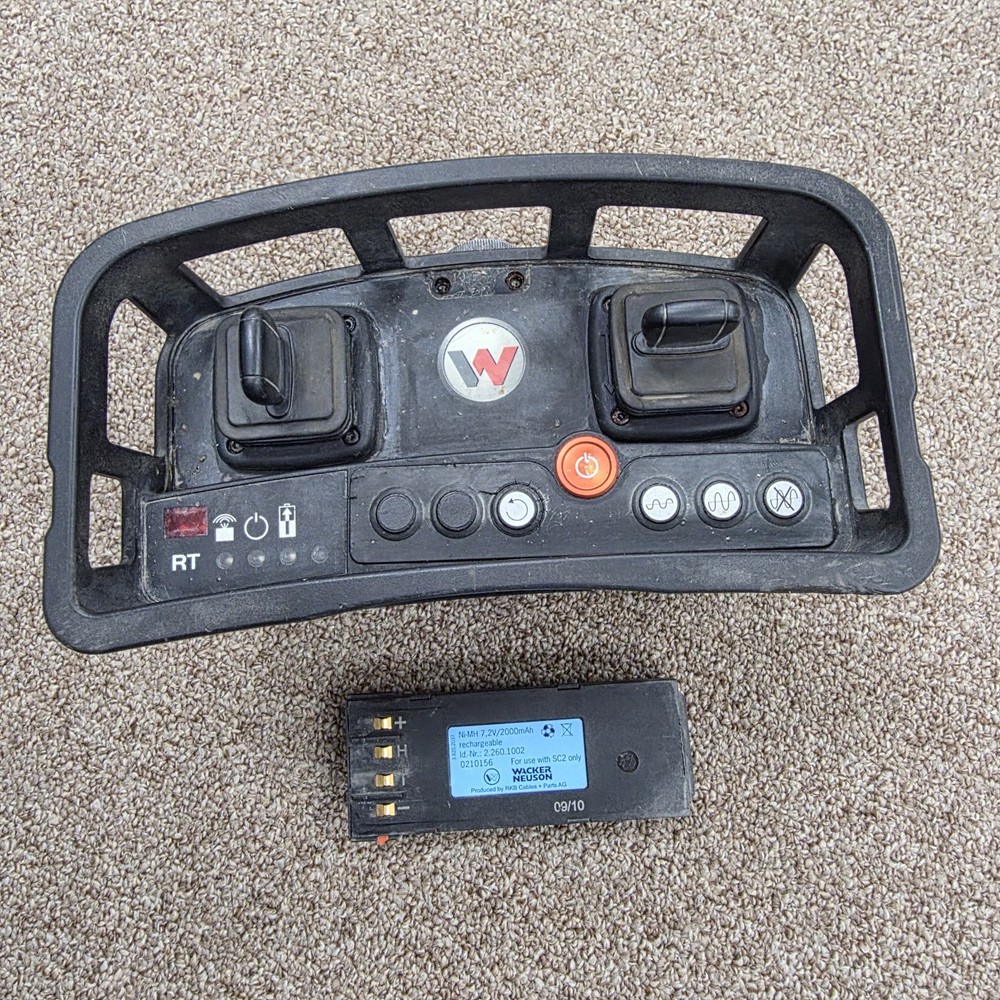 Wacker Neuson Remote Control & Battery Trench Roller Transmitter SC2 V5