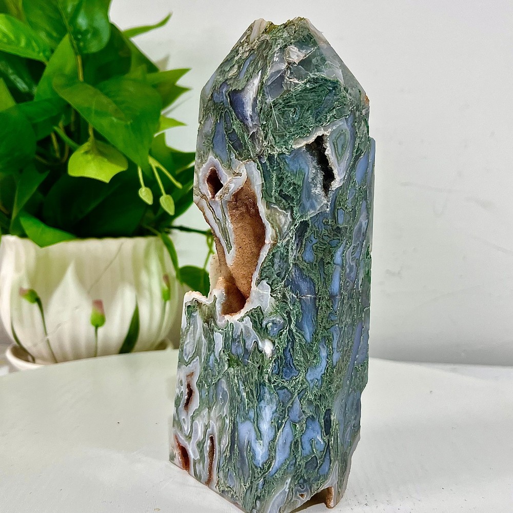 2.91LB  High quality aquatic plant agate pointed column
