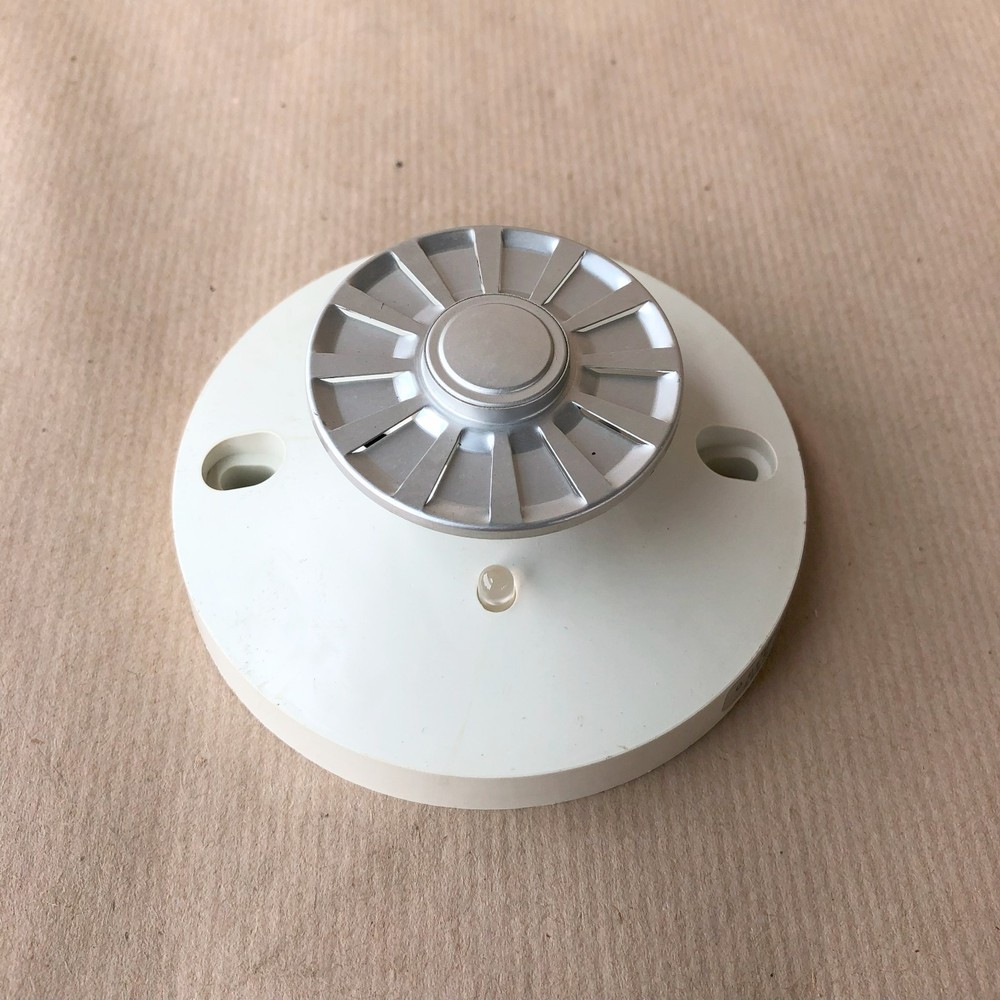 OKI FD-6111 FIXED TEMPERATURE HEAT DETECTOR FD6111