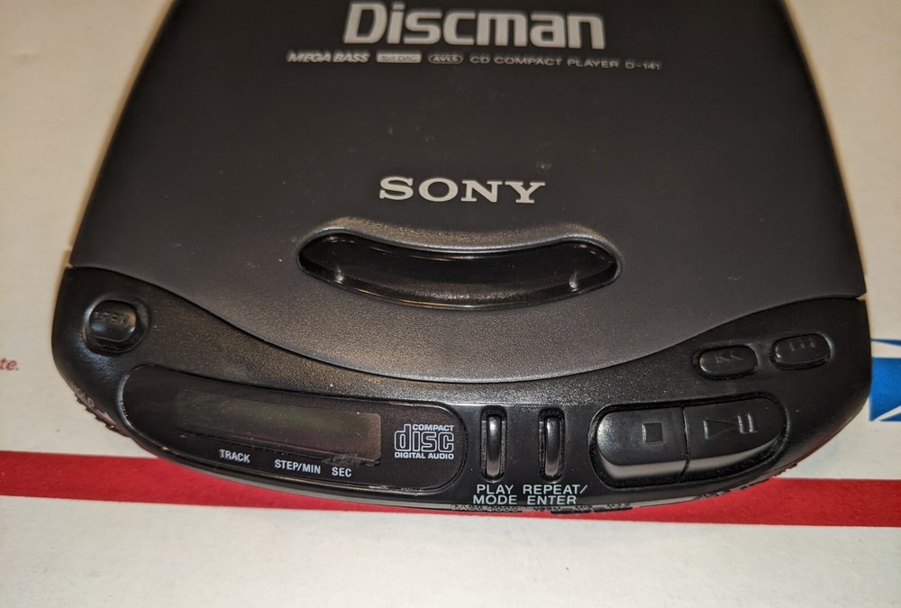 Sony Discman D-141 CD Compact Player Vintage Portable CD Player ~READ~