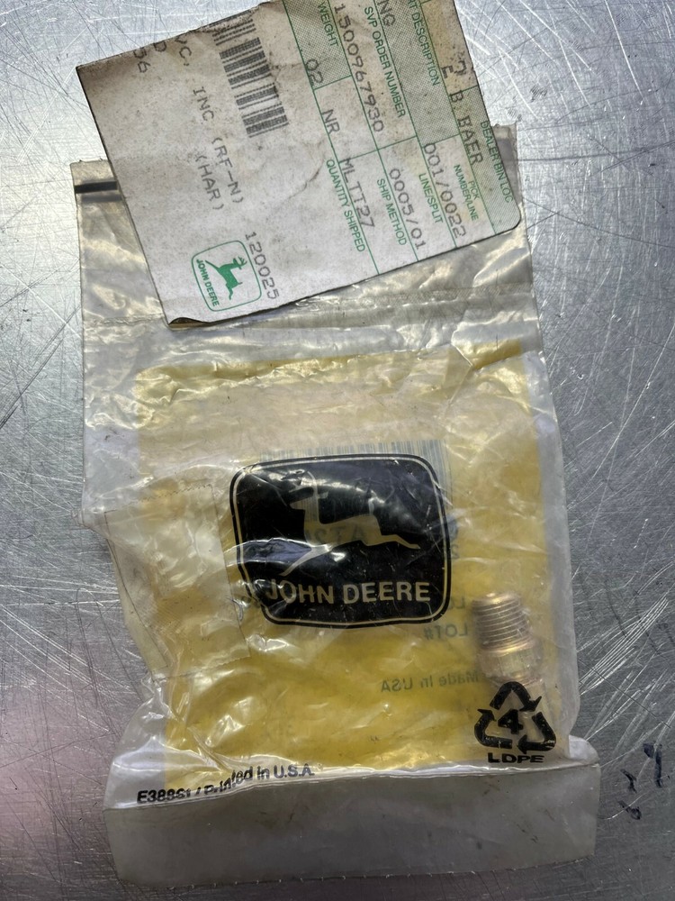 AT25264  Genuine OEM John Deere  FITTING