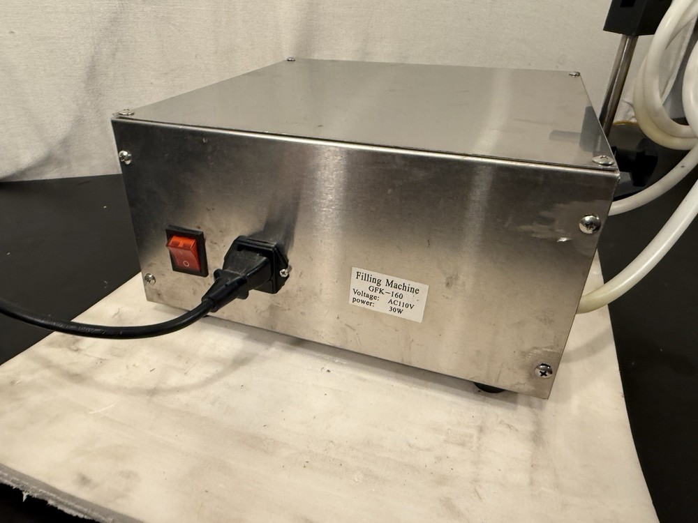 NUMERICAL CONTROL DIGITAL LIQUID FILLING MACHINE 5-3500ml Automatic Control