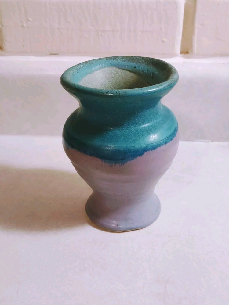 STUDIO HAND THROW GLAZED POTTERY VASE