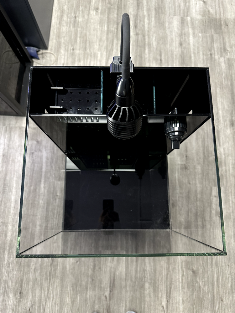 GLASS SPACE AIO-40 CUBE