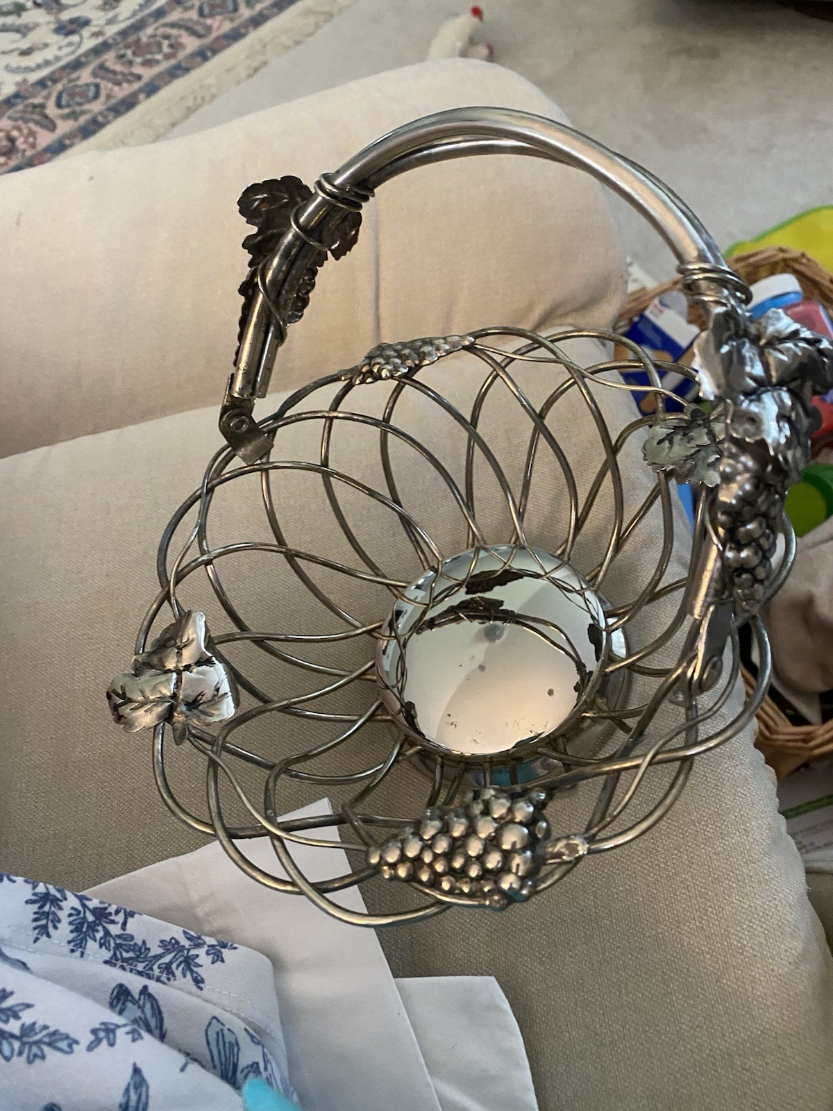 Vintage Godinger Silver Art Silverplate basket Scalloped Wire Handle Grape Fruit